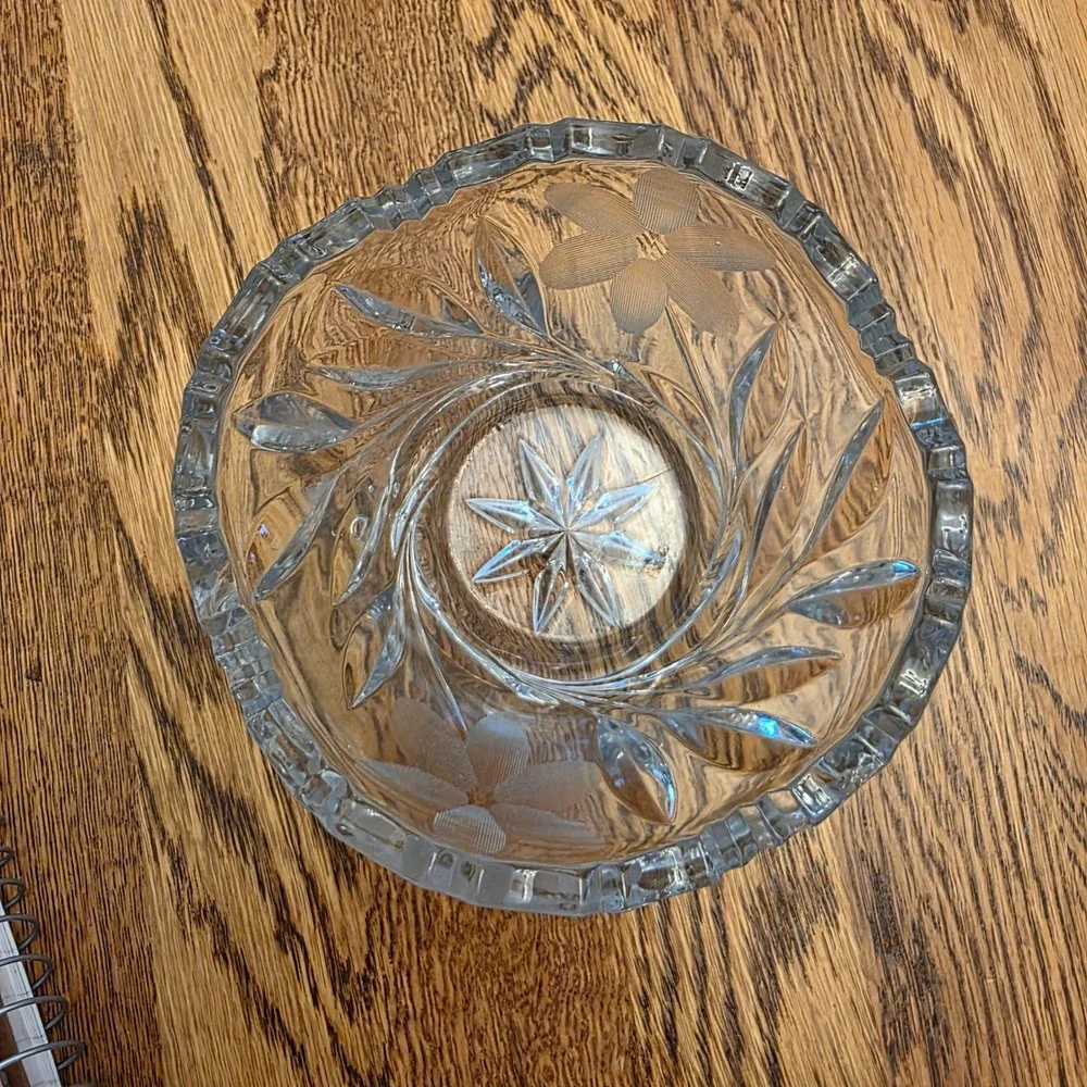 Crystal Glass Bowl Etched Floral Frosted Scalloped Rim Starburst Base 4.5